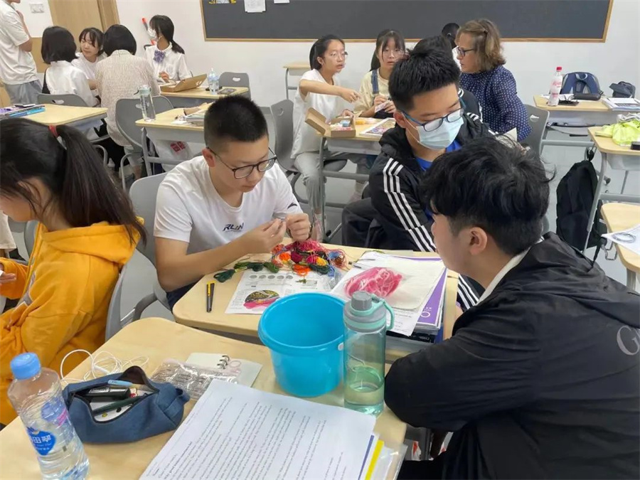 “社”彩纷呈，为你而来丨启华高中国际部社团怎么玩？