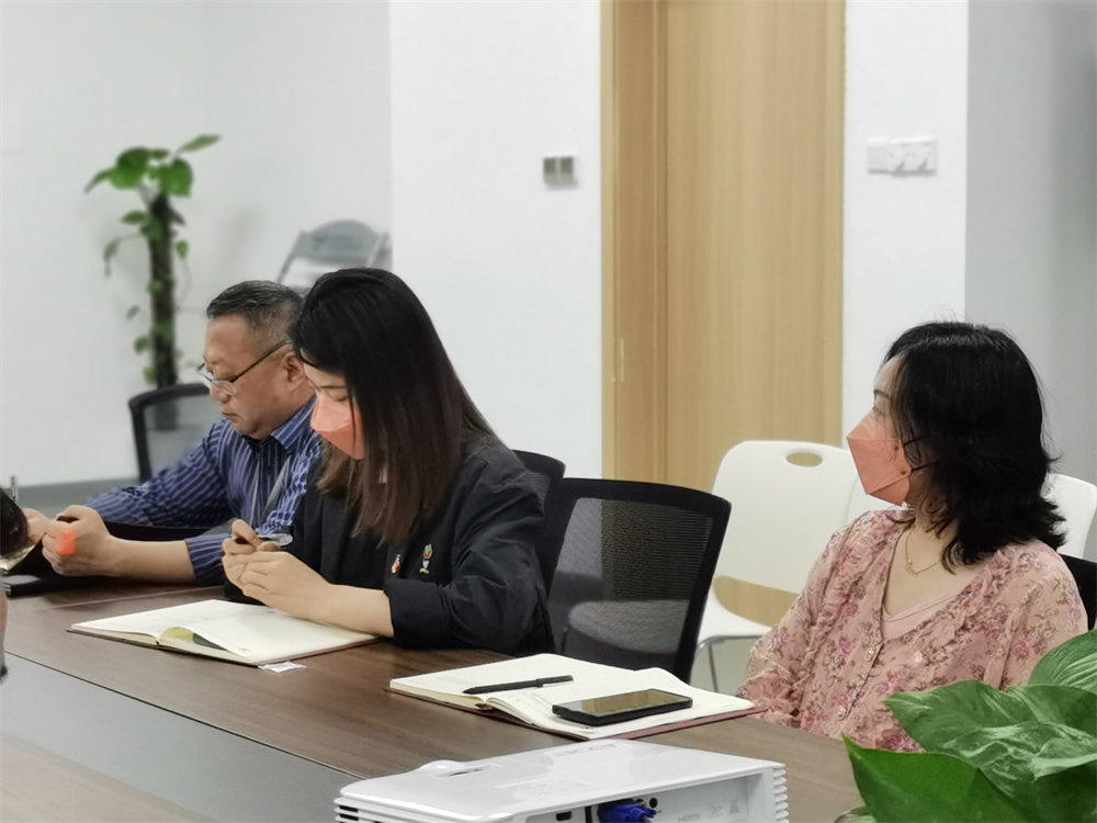 强攻二季度，确保双过半，实现双胜利 ——中共南昌启华双语学校五月主题党日活动
