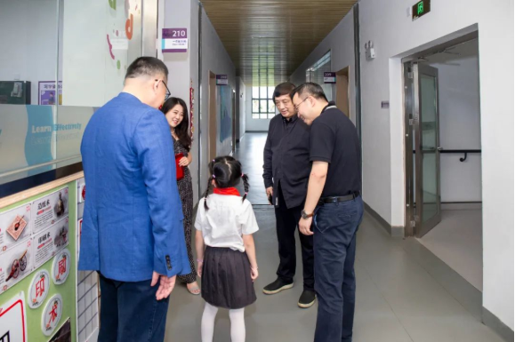 宁钢：学校就该这么办