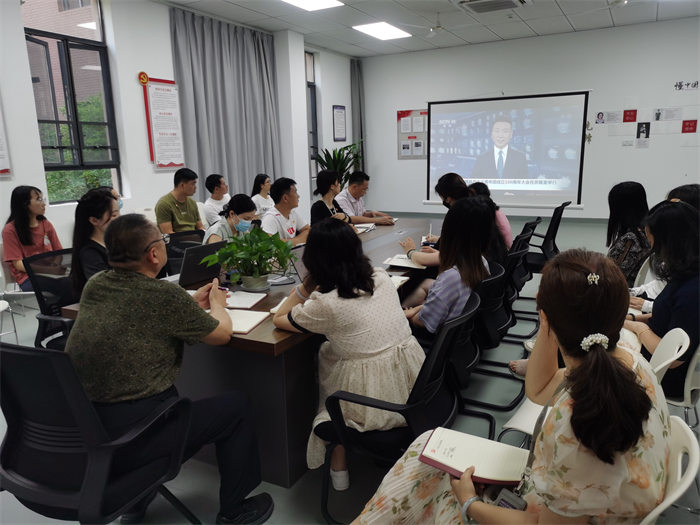 在深入实施强省会战略中作示范、勇争先 ——中共南昌启华双语学校六月主题党日活动