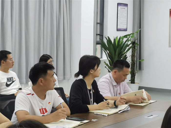 在深入实施强省会战略中作示范、勇争先 ——中共南昌启华双语学校六月主题党日活动