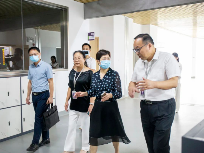 南昌市教育局局长黄琰赴启华学校调研开学情况