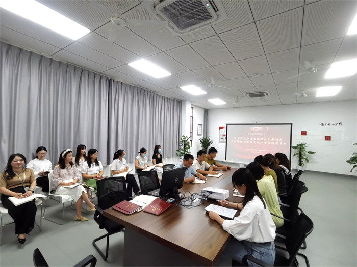 学《习近平谈治国理政》第四卷， 以实际行动迎接党的二十大胜利召开 ——中共南昌启华双语学校支部委员会九月主题党日活动