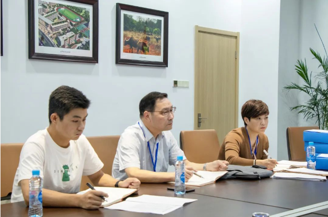 市教育局第八责任区督导组莅临南昌启华双语学校开展督查指导工作
