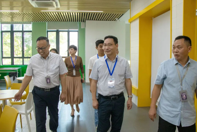 市教育局第八责任区督导组莅临南昌启华双语学校开展督查指导工作
