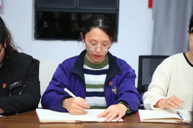 心怀梦想 踔厉前行——南昌启华双语学校十一月主题党日活动