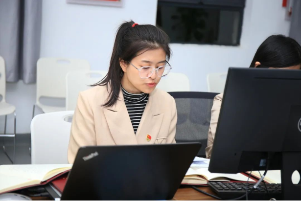 心怀梦想 踔厉前行——南昌启华双语学校十一月主题党日活动