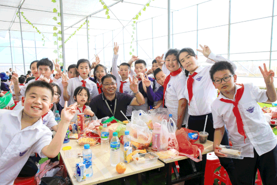 启华“双十一”丨小学生们用劳动赚取了第一张“粮票”！