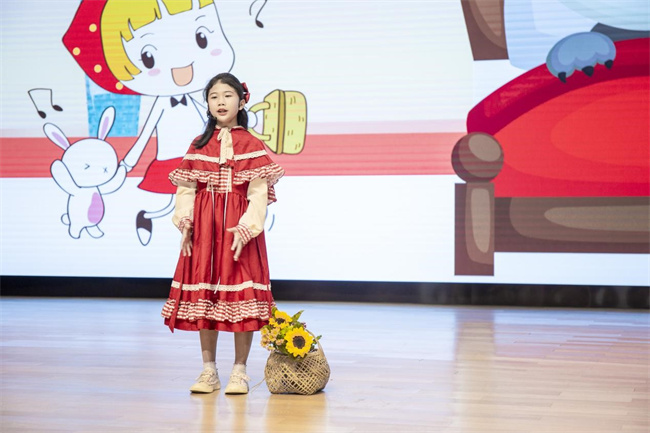 首届英语赛丨启华学子朗读者大会