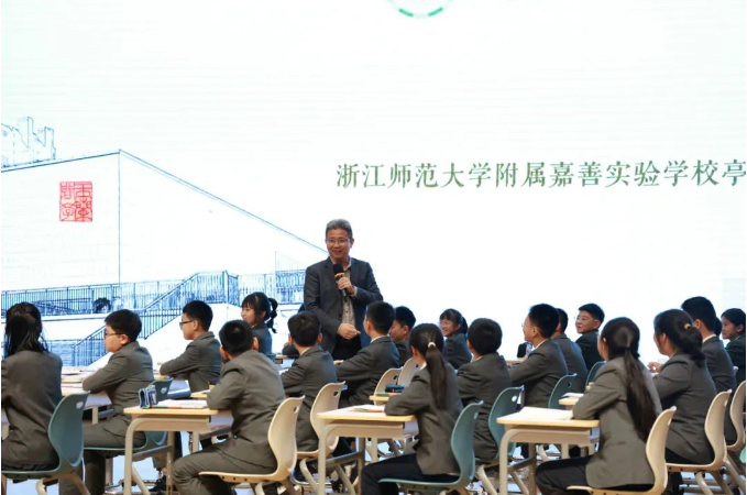 全国25位顶级名师、500名教育工作者在启华干了件大事...