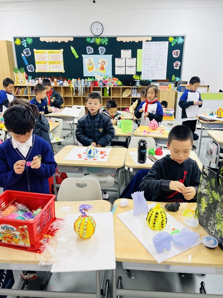 启华的小学生都这么“不务正业”吗？