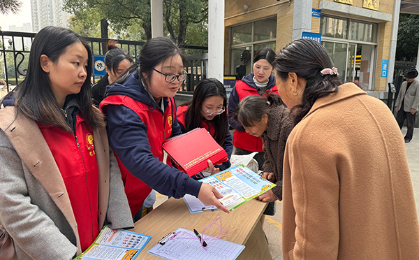 汇聚志愿力量 共建美好社会 —— 南昌启华双语学校组织开展“12·5”国际志愿者日主题活动