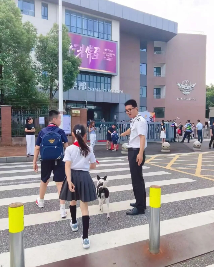 启华开学的第一天 启华开学的第一天