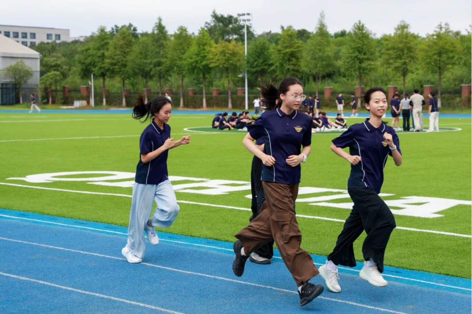 启华开学的第一天 启华开学的第一天